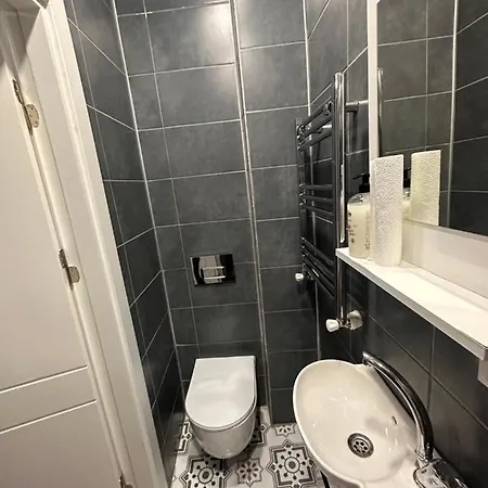 شقة Red 8 Go *